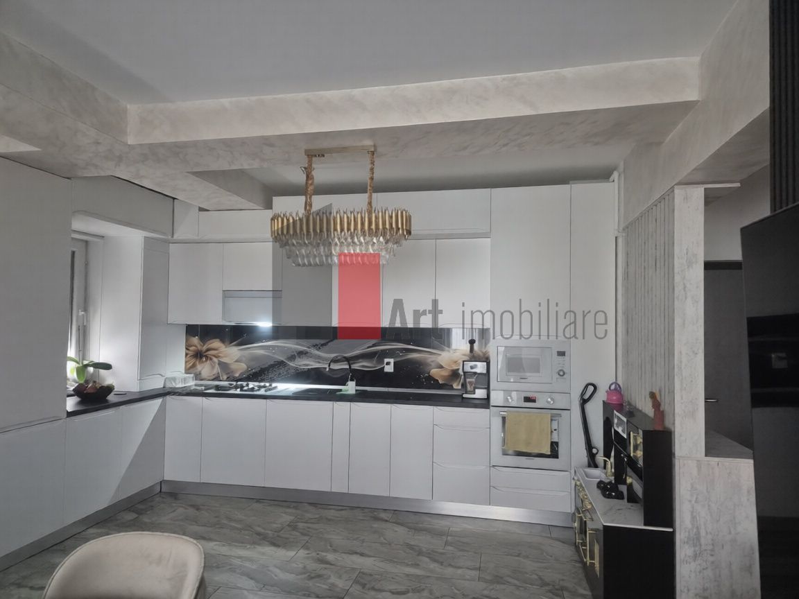 Vanzare apartament 3 camere 70 mp-Weiner Palada+loc de parcare - Poză 2