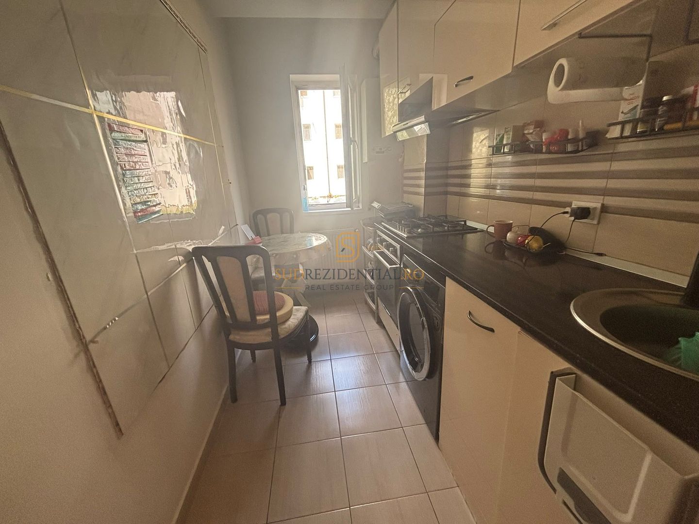 Garsonieră decomandată cu balcon, complet mobilată și utilată - Poză 6