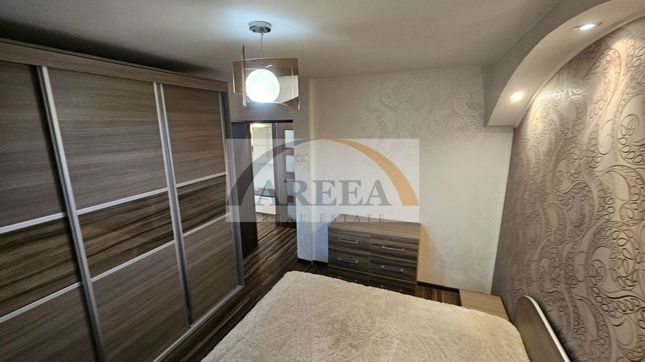 De vanzare - elegant, renovat complet - 3 camere la Calea Vacaresti - Poză 2