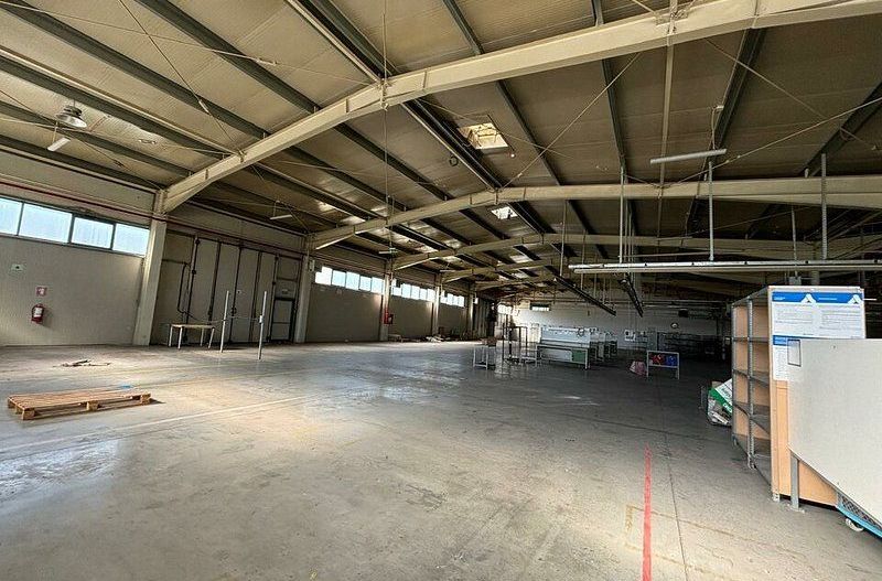Hala 5000 mp dotata pentru productie si depozitare ISU categoria D - Poză 7