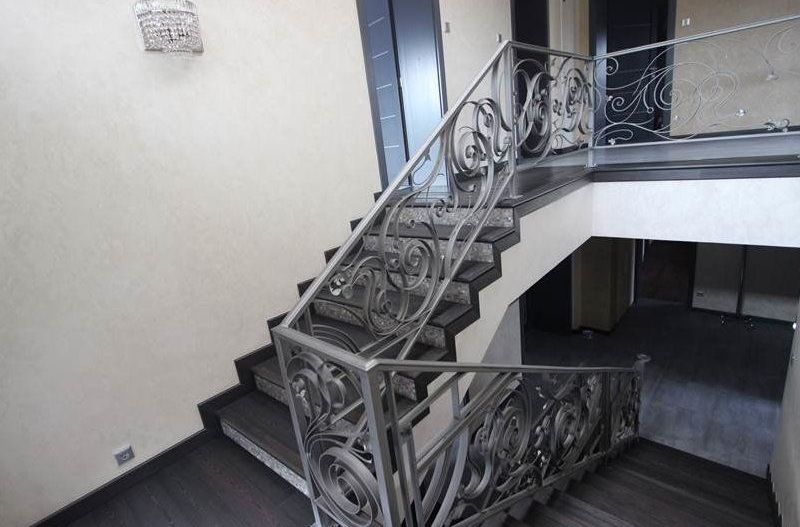 Casă / Vilă cu 7 camere în zona Lipovei - Poză 7