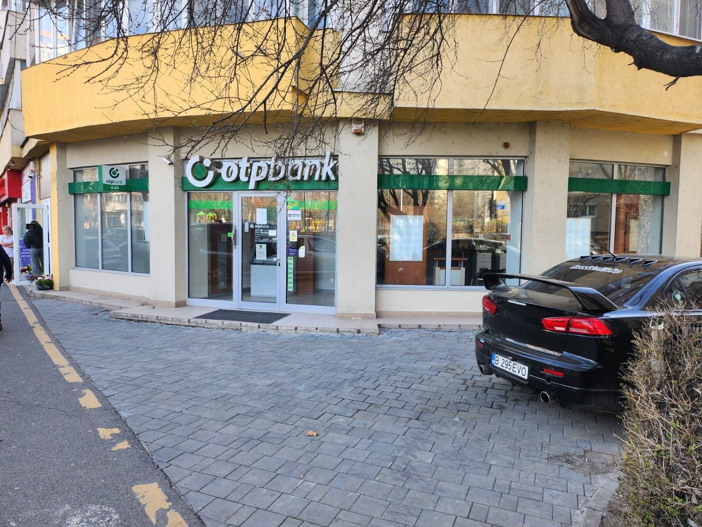 Spatiu Stradal Mihai Bravu 25 mp - Poză 1