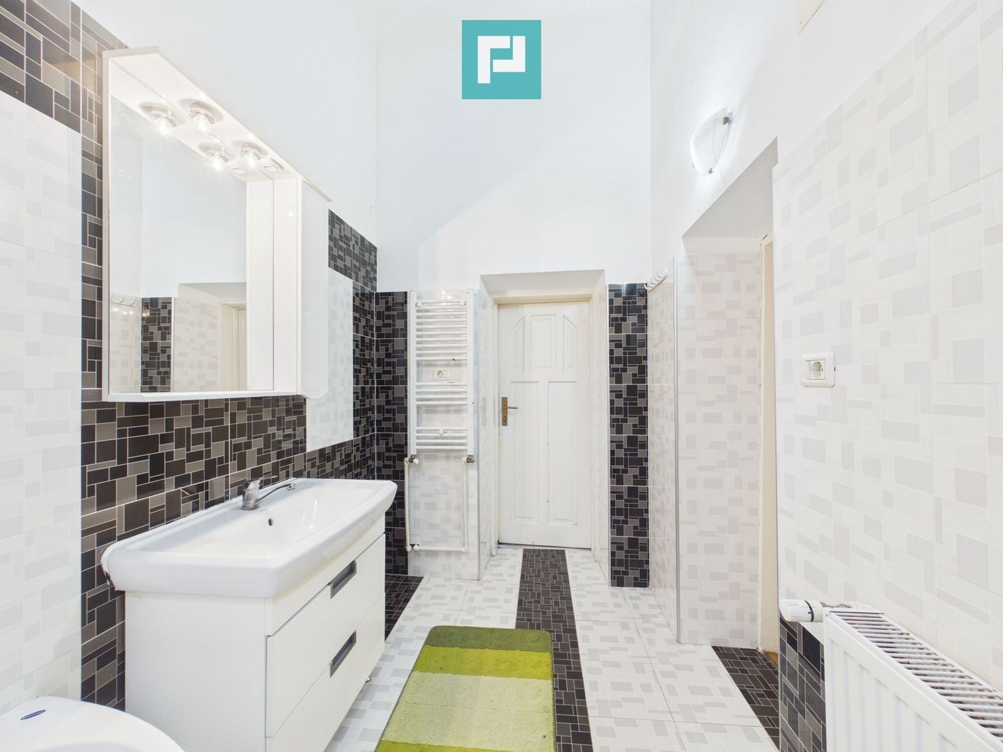 Apartament generos cu 3 camere – Zona Centrală - Poză 11