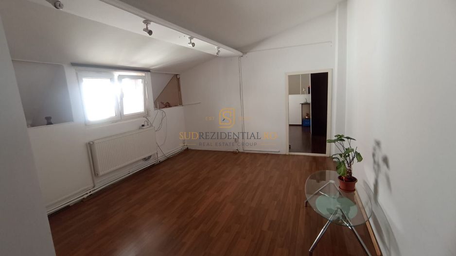 Casa spatioasa cu 7 camere, zona Bd. Brancoveanu, acces facil metrou - Poză 9