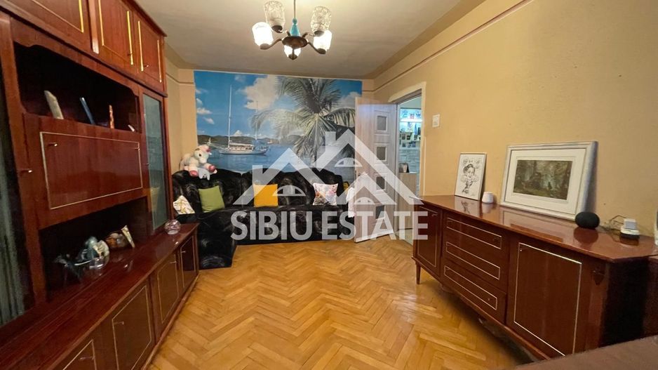 Apartament decomadat cu 3 camere, etaj 2 Cartier Valea Aurie - Poză 1