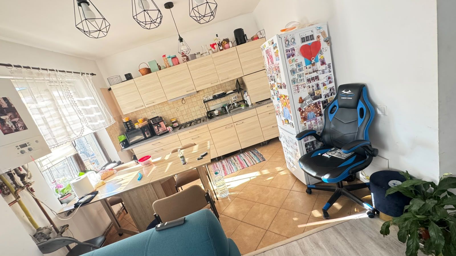 🏡 CASĂ DE VÂNZARE ÎNTR-O ZONĂ BUNĂ – CONFORT, SPAȚIU ȘI POSIBILITATE - Poză 10