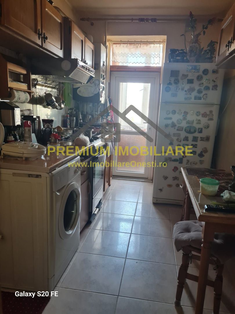 De vânzare apartament 2 camere decomandate – zonă centrală - Poză 3