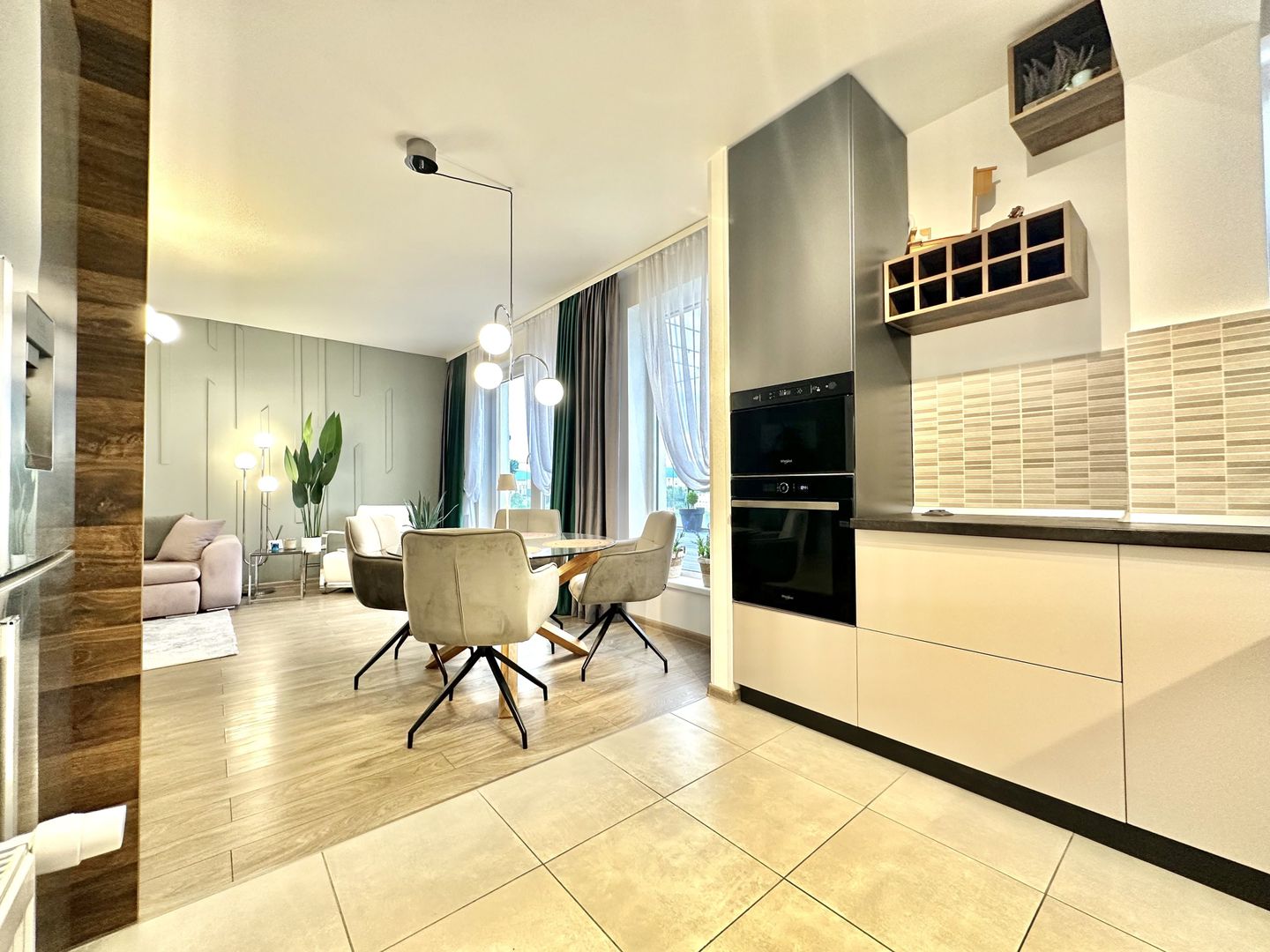 Penthouse modern de inchiririere cu 3 camere, terasă 80 mp zona Coresi - Poză 16