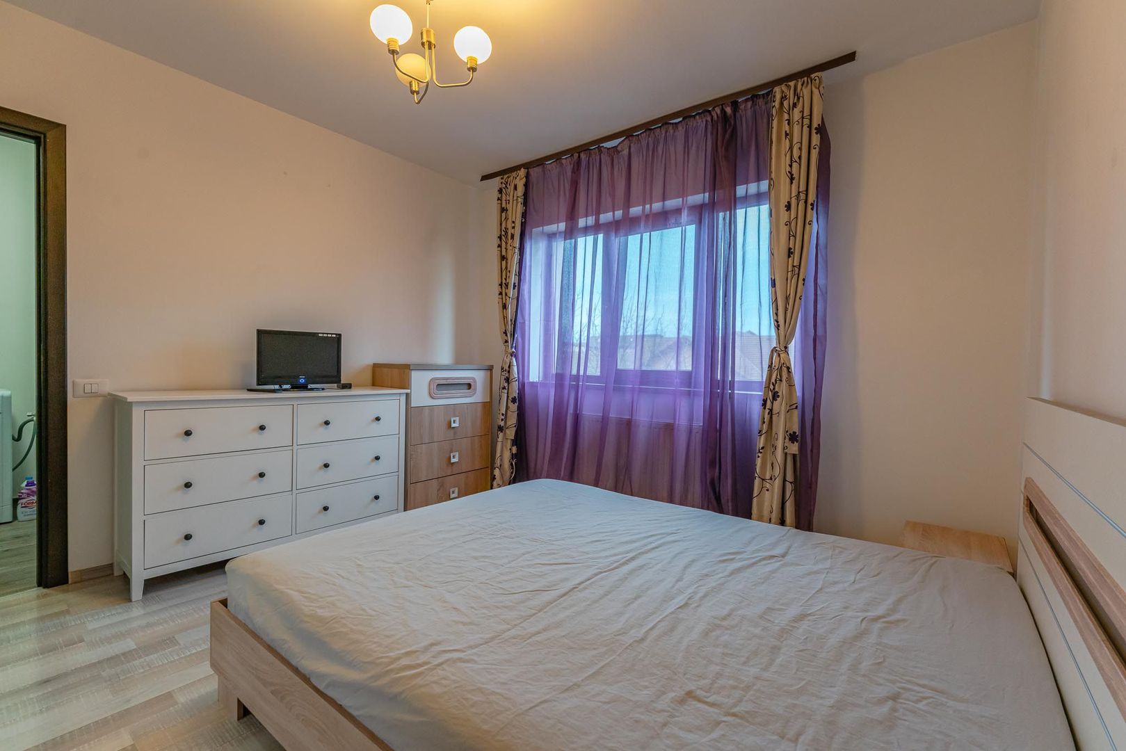Apartament mobilat si cu loc de parcare - Poză 11