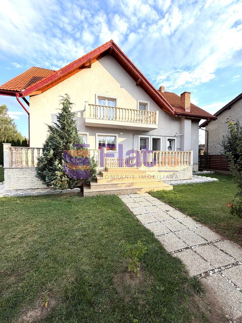 Casă spațioasă și elegantă cu teren  – Sânpetru - Poză 5