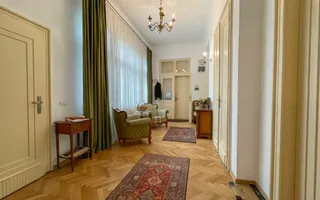 Apartament deosebit cu 3 camere, curte si parcare, aproape de Centru - Poză 11