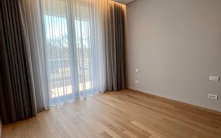 One Rahmaninov - A new standard of luxury - park view - Poză 14