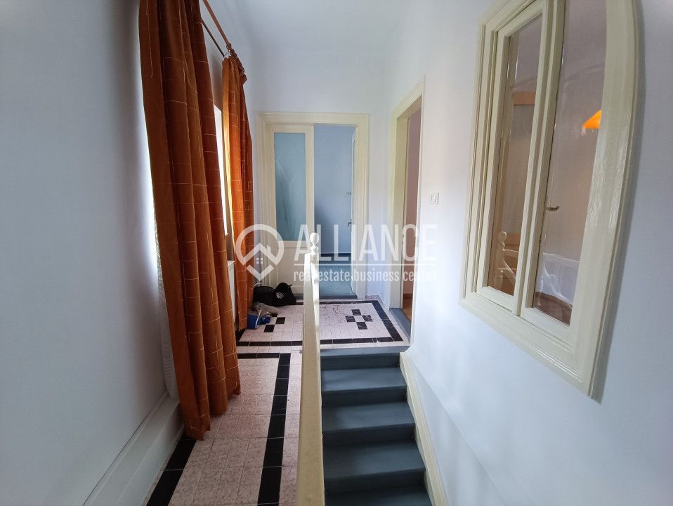CENTRU SALA SPORTURILOR(COD03)- Casa interbelica si curte generoasa ! - Poză 6