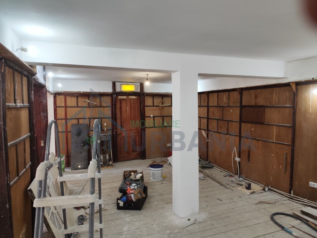 Casă de vânzare și spațiu comercial în Bivolari, centrul satului, la 36 km de Iași - Poză 4
