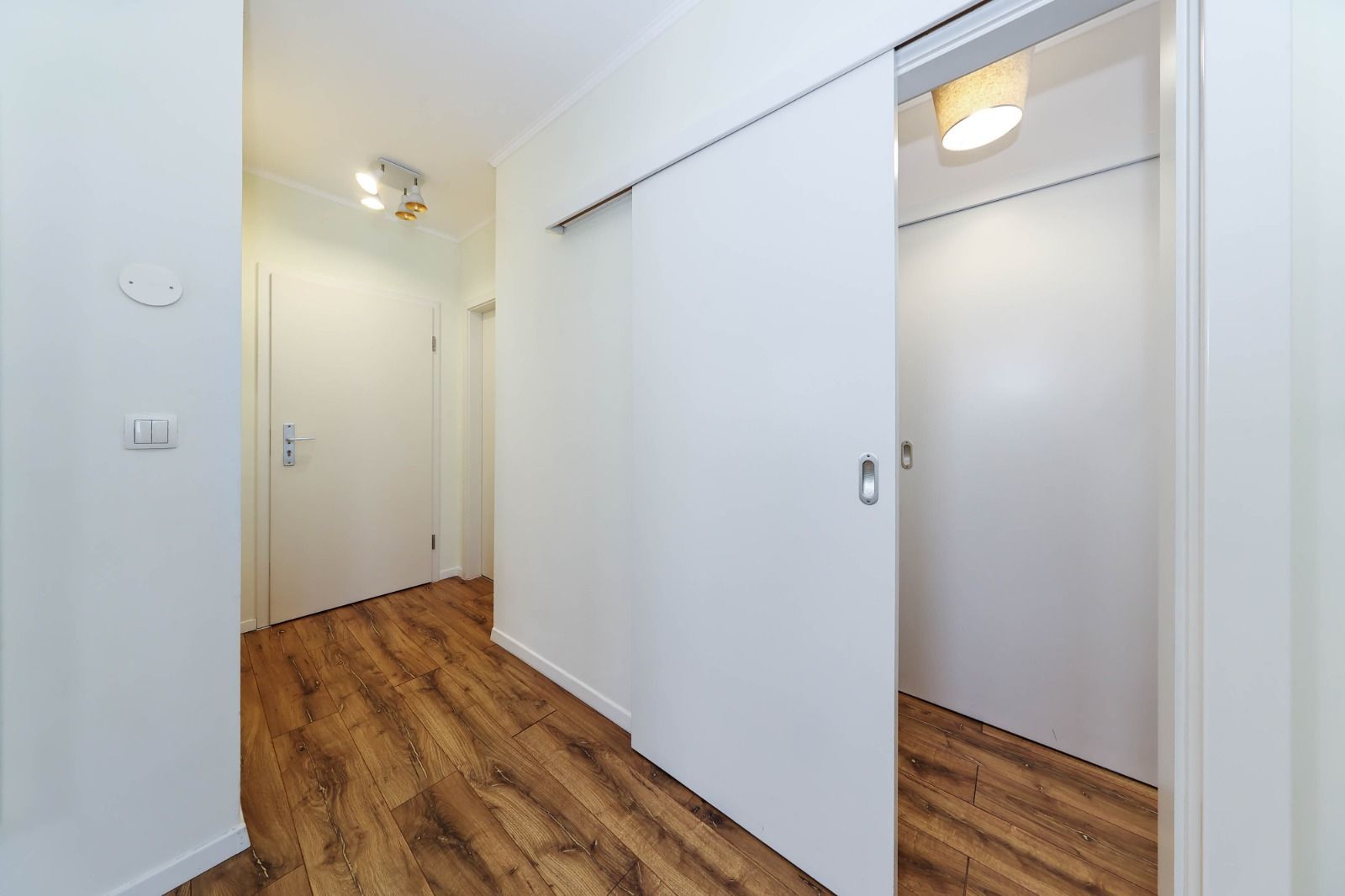 Apartament 2 camere zona Coresi | Complex Avantgarden Tractorul - Poză 10