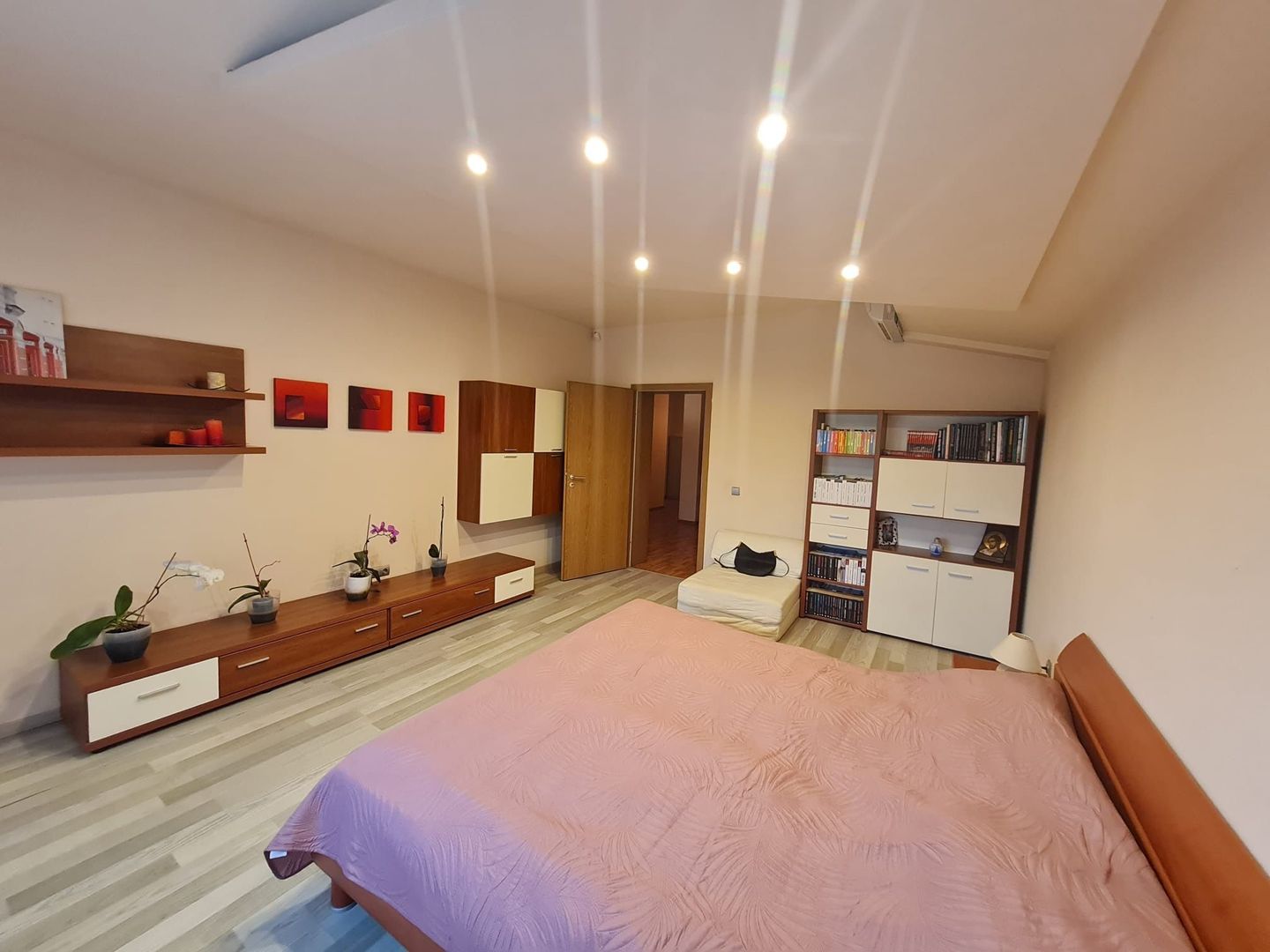 Vila individuala,la 10 min de Piața Victoriei! - Poză 34