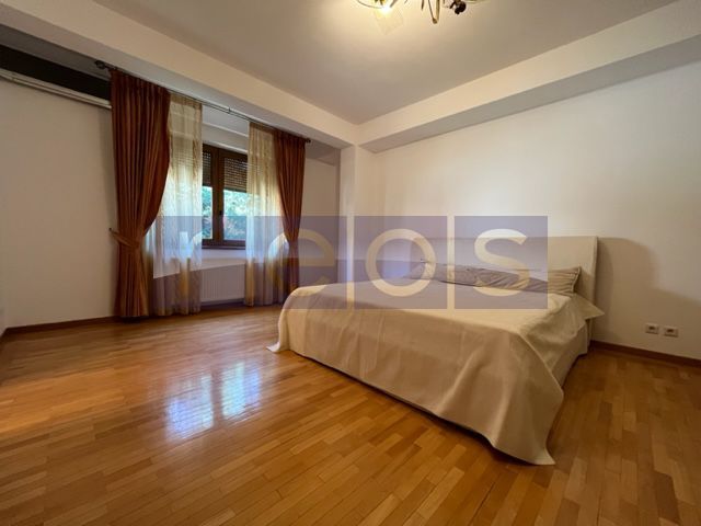 Vila spatioasa 6 dormitoare | gradina | Garaj - Poză 13