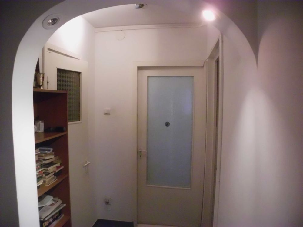 Apartament 3 camere decomandat 5 minute de metrou Valea Ialomitei - Poză 3