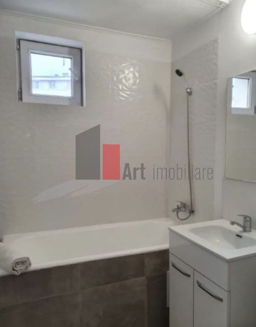 APARTAMENT DE 3 CAMERE TEIUL D0AMNEI - Poză 6