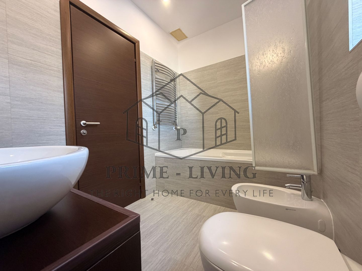 APARTAMENT LUMINOS  CU 4CAMERE LA INCHIRIERE IN DOROBANTI - Poză 9