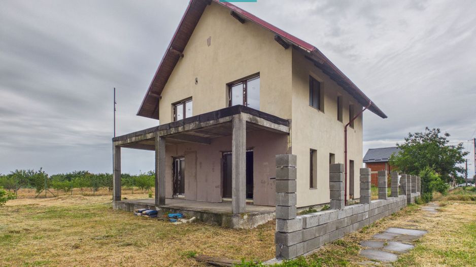 Casă la roșu cu etaj și 500 mp teren în Sântana - Poză 2