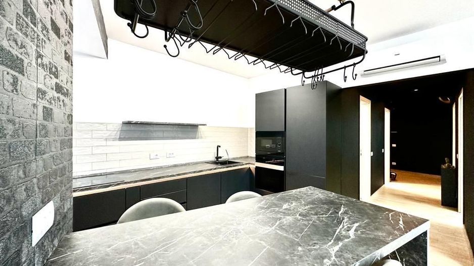 Apartament  la Isho cu vedere panoramica asupra orașului - Poză 14