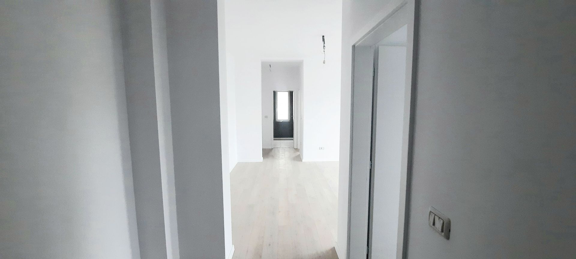 Apartament 2 camere cu curte proprie si loc de parcare - Poză 8