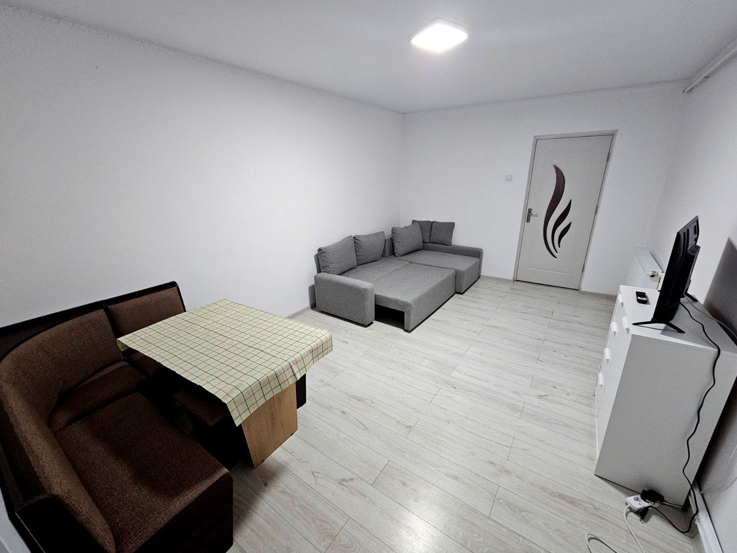 De vanzare apartament cu o camera, zona Reno - Doja, parter, 46.500 euro - Poză 1