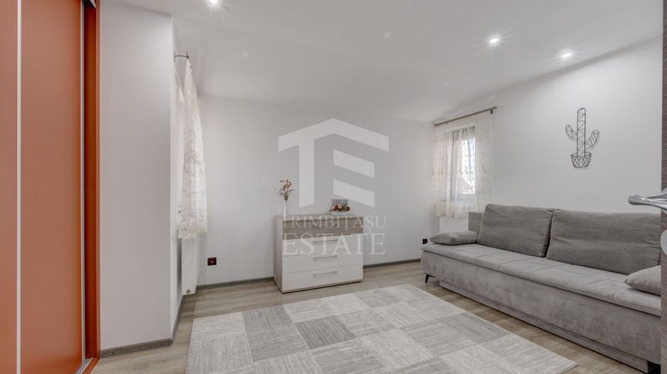 Vilă 342 mp cu piscină și 800 mp teren / 4 dormitoare / Pleașa - Poză 8