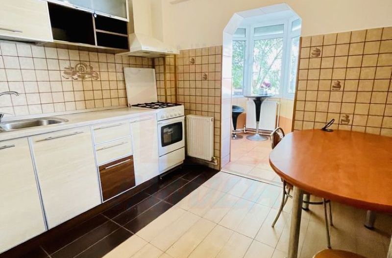 Apartament renovat, 2 camere decomandate, etaj 2  – IC Frimu - Poză 4