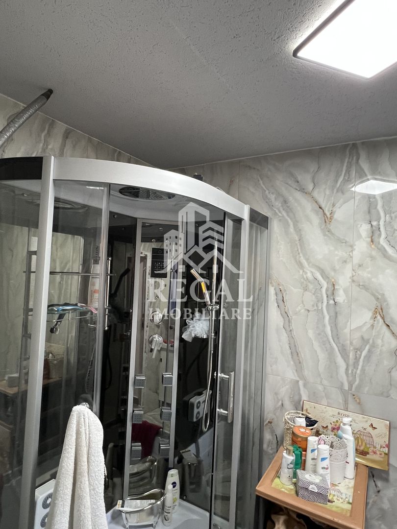 Casă spațioasă de vânzare în Ruși – pentru locuință sau investitie - Poză 9