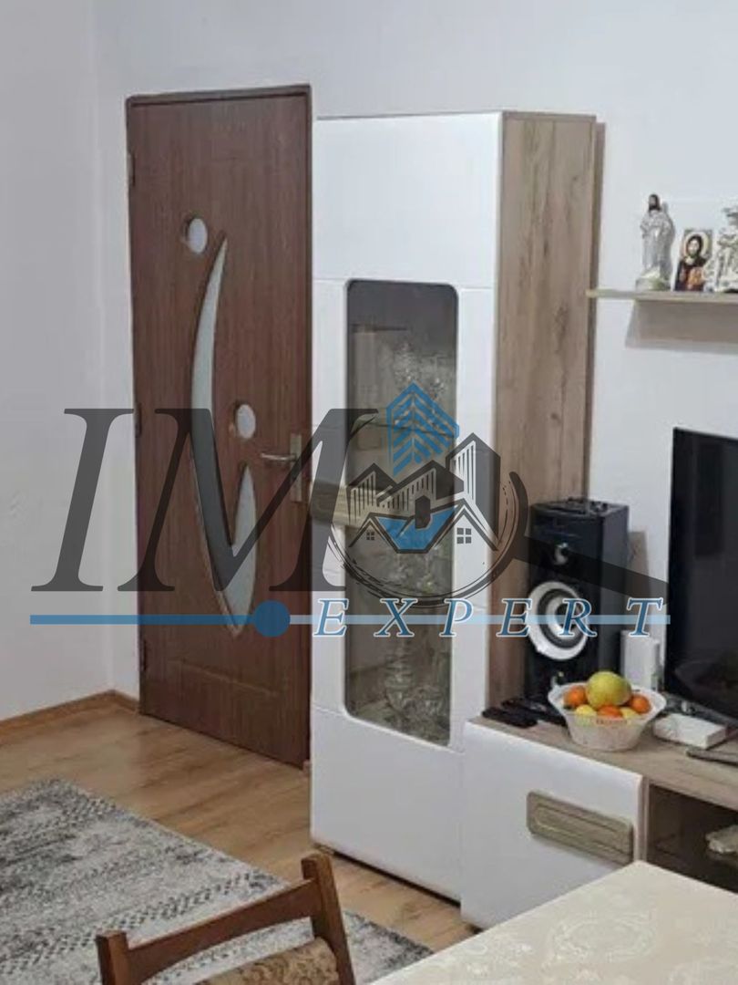 Apartament 2 camere zona Cetate etaj 2 - Poză 1