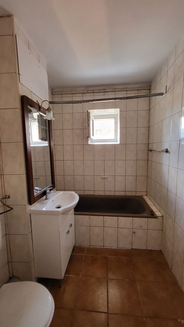 Vlahuta, apartament 3 camere, decomandate, semimobilat - Poză 4