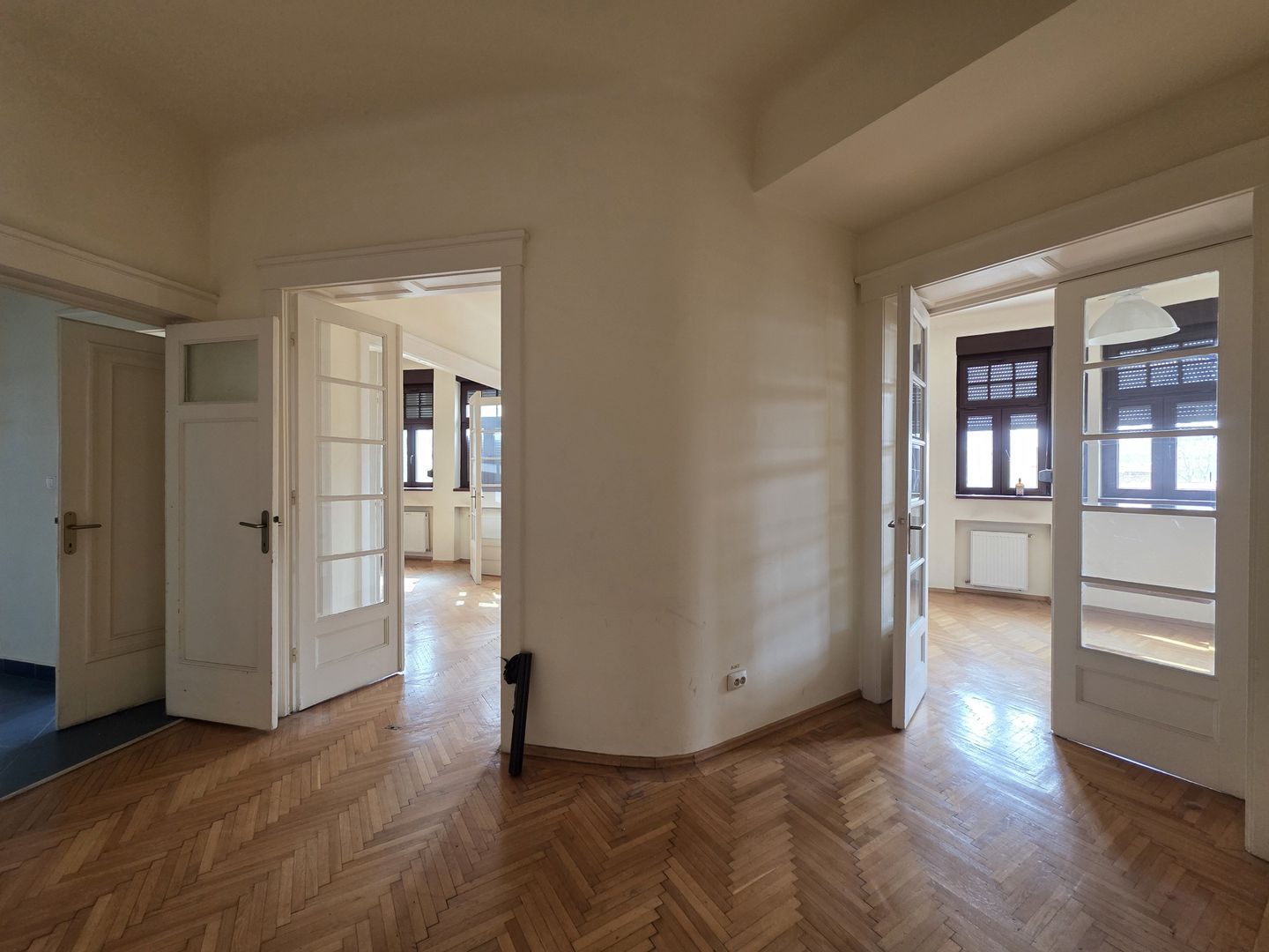 Apartament 4 camere de inchirat Armenasca Romana - Poză 36