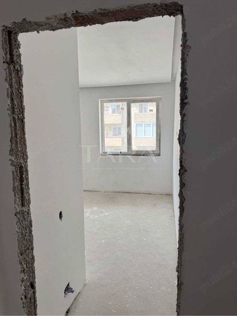 Apartament semifinisat cu 3 camere și balcon generos. - Poză 3