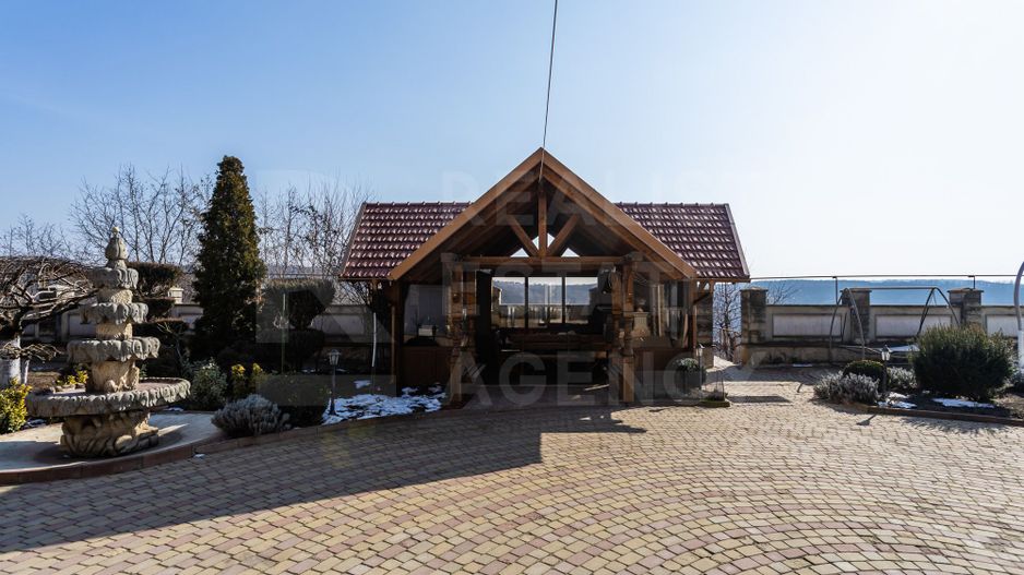 Vânzare casă de lux, 700 mp + 22 ari, situată în Tohatin - Poză 67