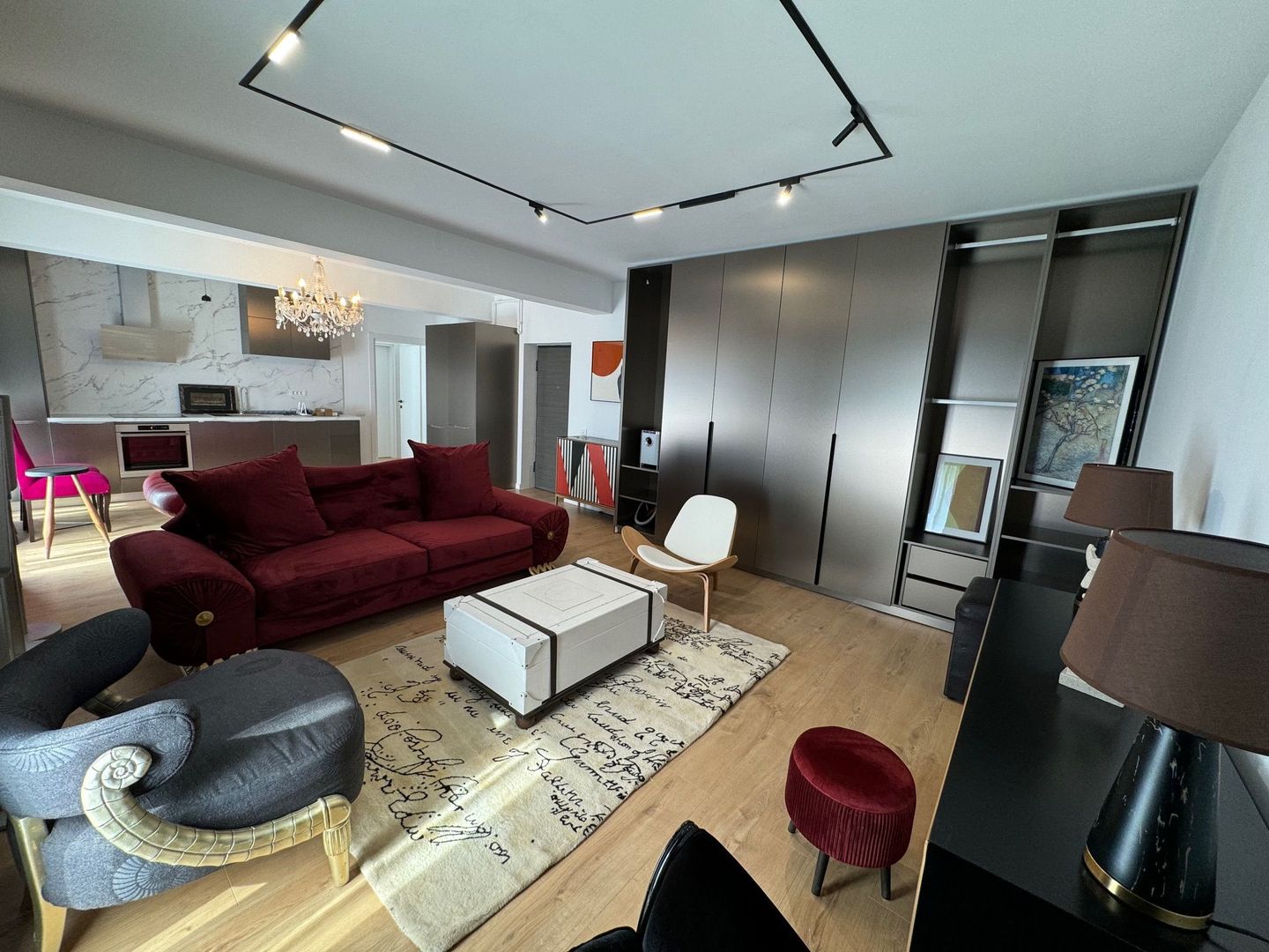 Apartament 2 camere Tunari cu CURTE - Poză 3