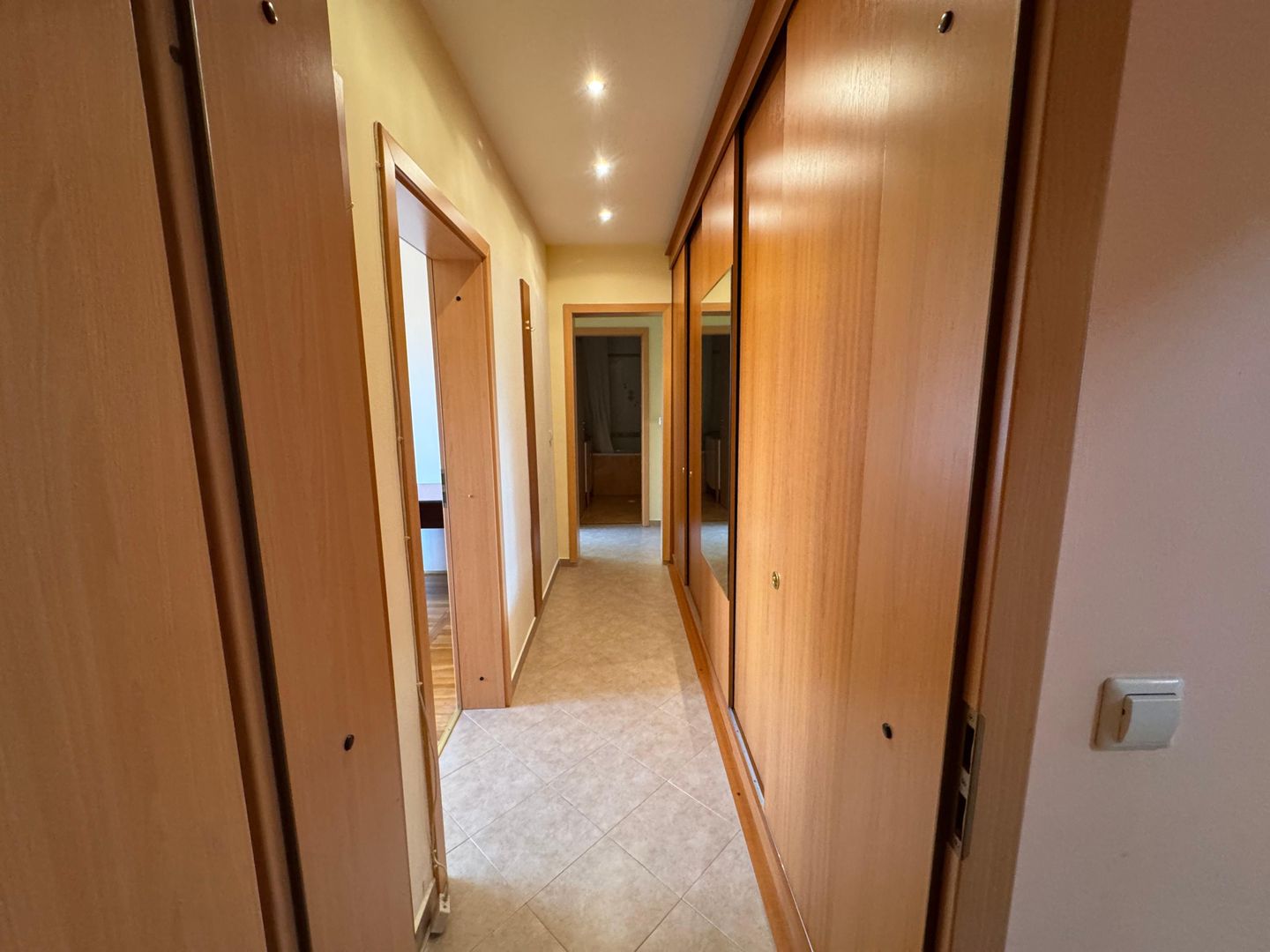 Apartament 4 Camere | Etajul 2 | Zona Circumvalatiunii | - Poză 6