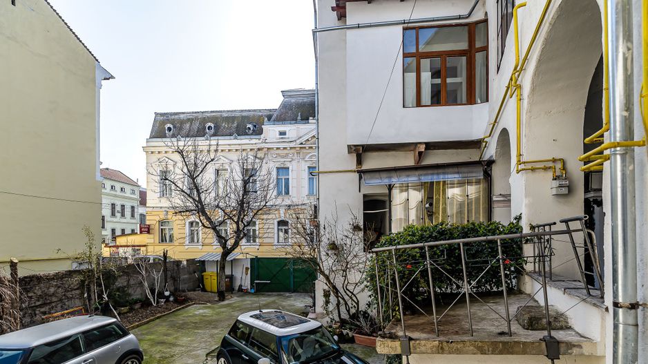 De închiriat: Spațiu ultracentral, renovat - Poză 9