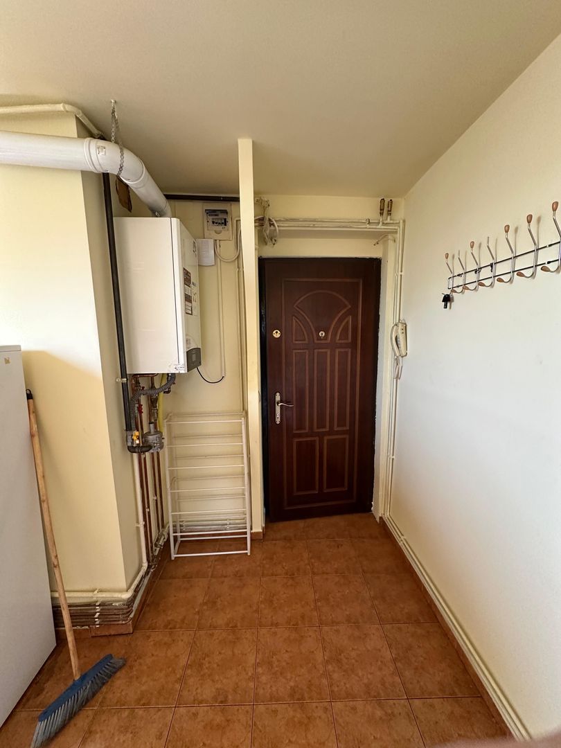 🏠 Vând apartament 2 camere la mansardă – 56.000 € (ușor negociabil) - Poză 1