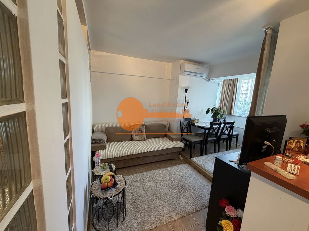 Garsonieră tip studio | vedere sud | Mega Mall București - Poză 1