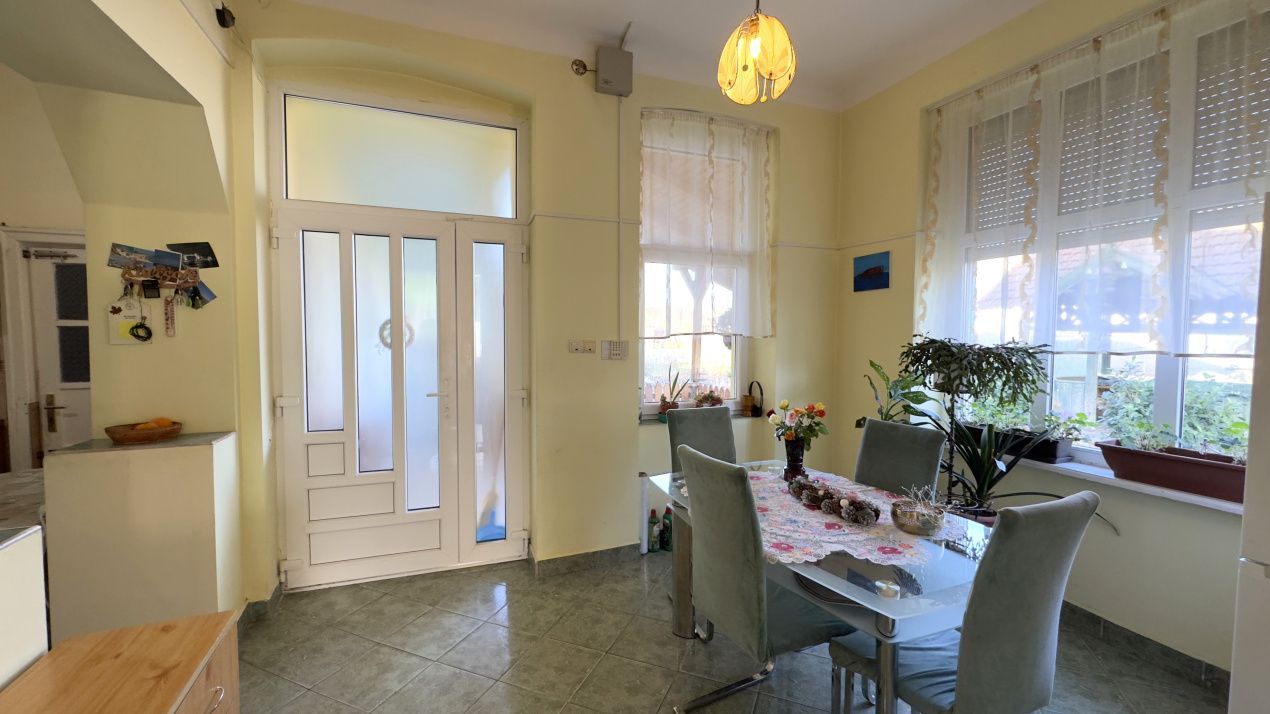 Casă 4 camere cu Teren 2.974 mp | Rezidență sau afacere | Carei - Poză 5