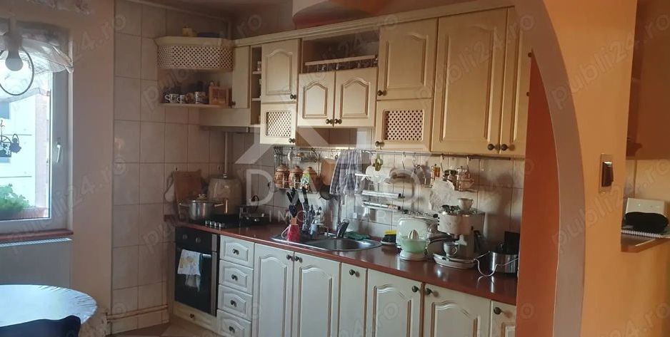 Vând apartament modern, intretinut - Poză 1