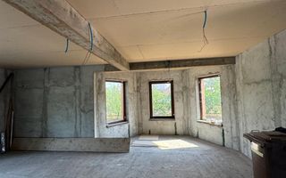 Casa la rosu in Peris - Poză 9