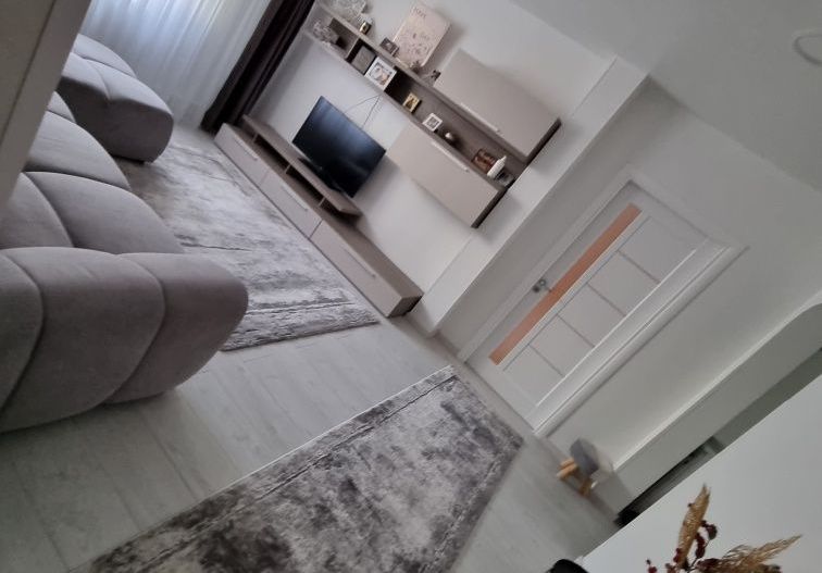 Apartament 4 camere modern - Poză 1
