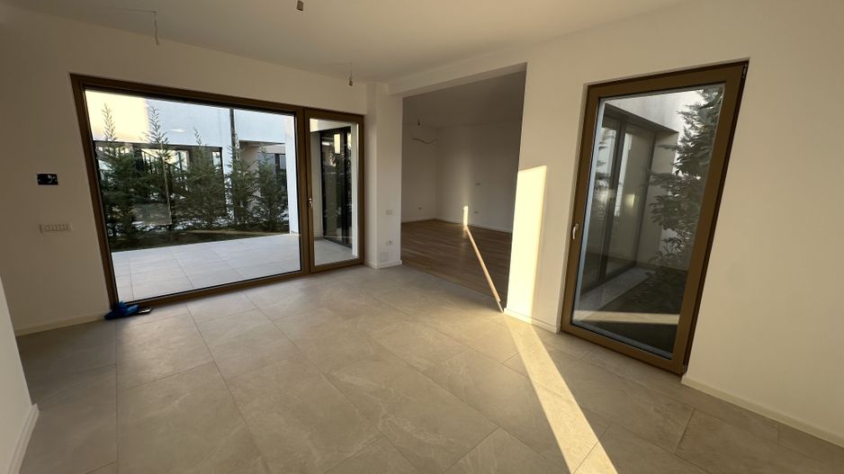 Casa cu 4 camere - Dumbarvita - Poză 8