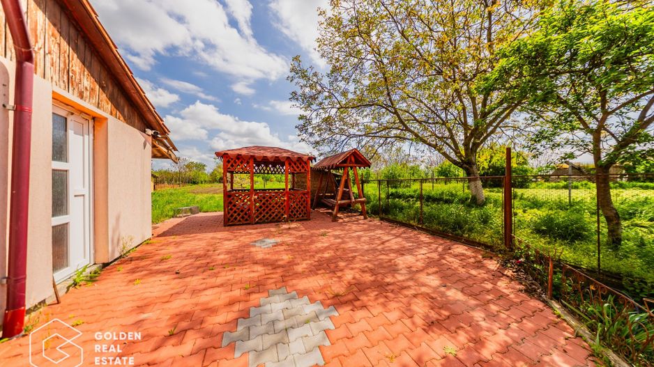 Casa situata in comuna Seitin, la cheie - Poză 2