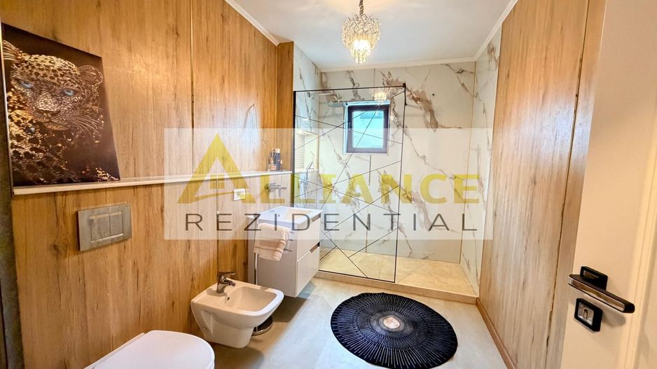 Vila spatioasa cu 9 camere foisor magazie curte amenajata complet - Poză 19