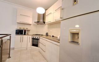 Casa, Curte Comuna, Zona Centrală!! - Poză 4