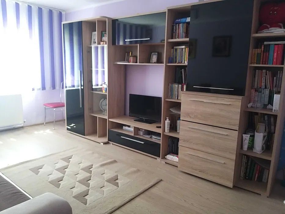 Apartament cu 3cam,in micro 21,et 1 - Poză 2
